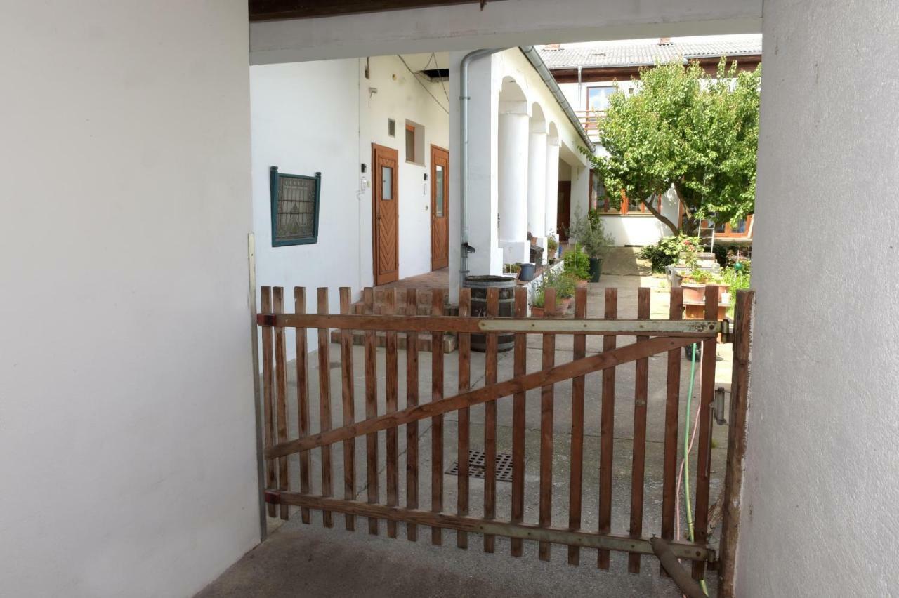 Weingut Martinshof Hotel Sankt Ulrich  ภายนอก รูปภาพ